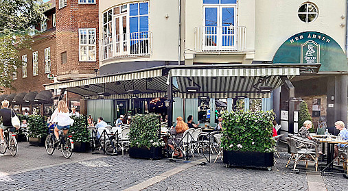 Cafe Kosmos Udenfor