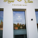Royal Taste Udenfor
