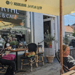 Ba'ryhl Cafe Udenfor