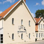 Christie's Sdr. Hostrup Kro Udenfor
