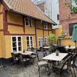 Weis Stue Udenfor
