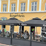 Burger Mania Udenfor