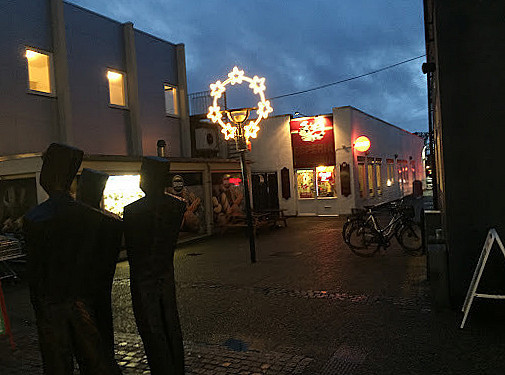 Post-pub Udenfor