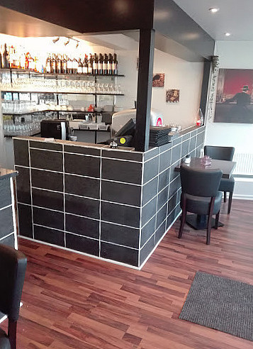 Cafe Mona Udenfor