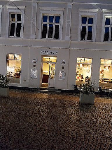 Cafe Cava Udenfor