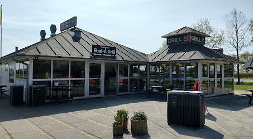 Ebel-aa Grill Udenfor