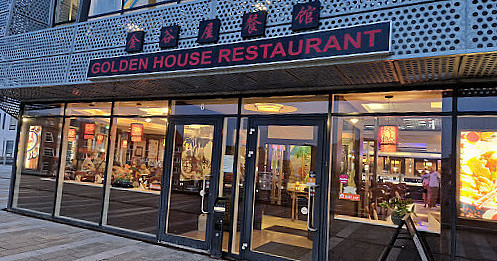 Golden House Udenfor