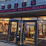Golden House Udenfor