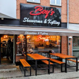 Boy's Shawarma Kylling Udenfor