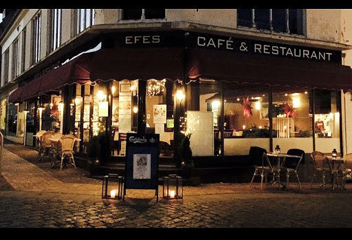 Efes Pizzaria Og Udenfor