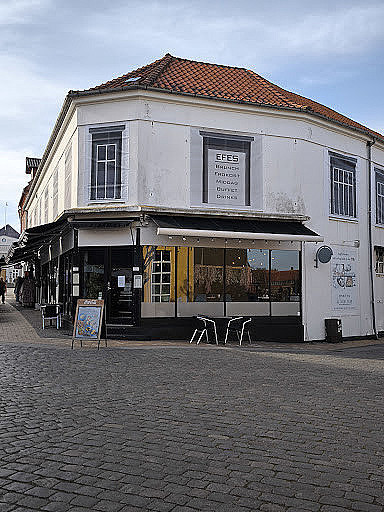 Efes Pizzaria Og Udenfor