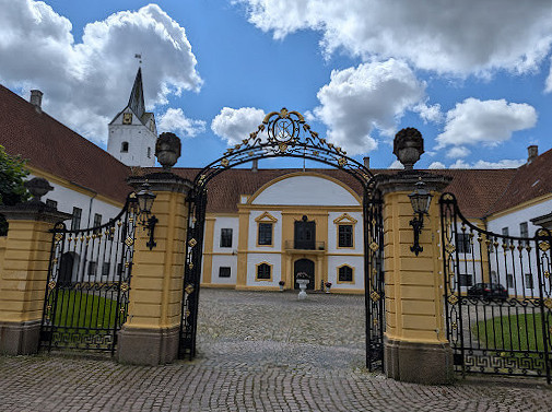 Dronninglund Slot Udenfor