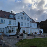 Næs Udenfor