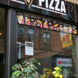 Din Pizza Udenfor