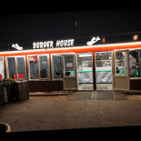 Burger House Grill Pizza Udenfor