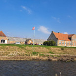 Gram Slotskro Udenfor