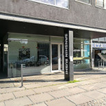 Sanshin Sushi Udenfor