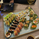 Sushi & Nudler Mad