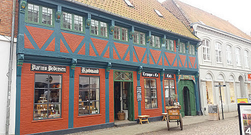 Quedens Gaard Cafe And Boutique Udenfor