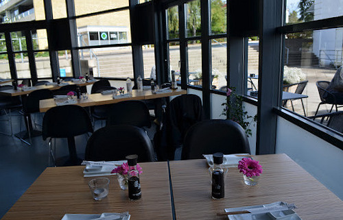 Letz Sushi Udenfor