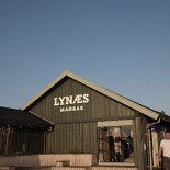 Lynaes Fiskehus, Roegeri Og Deli Udenfor