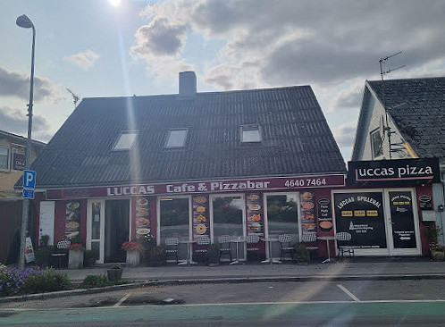 Luccas Pizzaria Udenfor