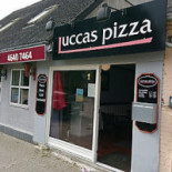 Luccas Pizzaria Udenfor