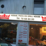 Princess Pizza Udenfor
