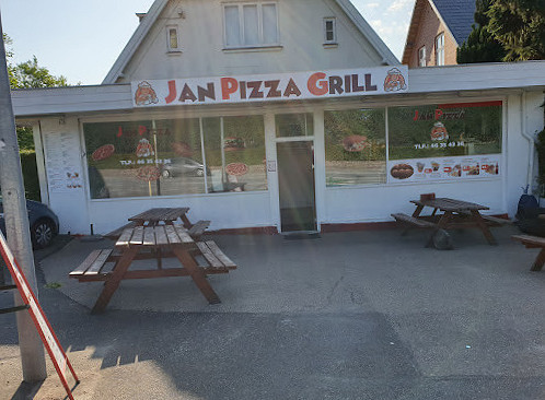 Elite Pizza Udenfor