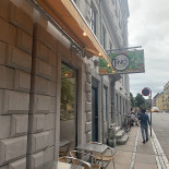 Tinos Pizzeria Udenfor