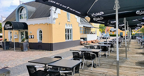 Cafe Apostrof Udenfor