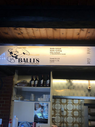 Ballis Pizza Udenfor