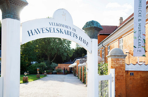 Mielcke Hurtigkarl Udenfor