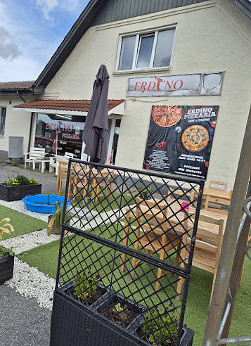 Erdino Pizzaria Udenfor