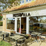 Pizza Villa Udenfor