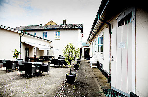 Flinchs Udenfor
