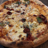 Stefanos Pizzabar Ouroegade Mad