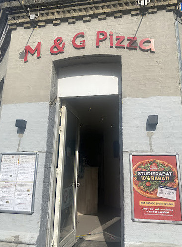 M G Pizza Udenfor