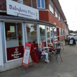 Babylon's Pizza Udenfor