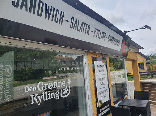 Den Groenne Kylling Udenfor