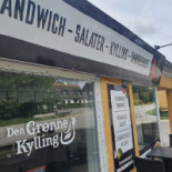 Den Groenne Kylling Udenfor