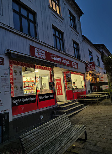 Winner Burger Udenfor