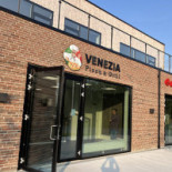 Pizzaria Venezia Udenfor