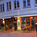 Cafe Oliver Udenfor