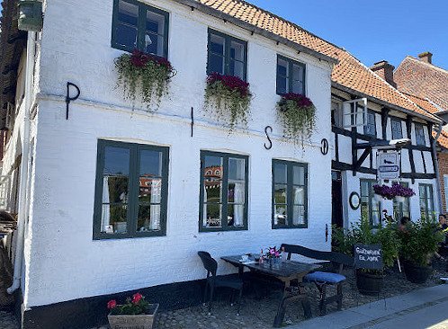 Saelhunden Udenfor