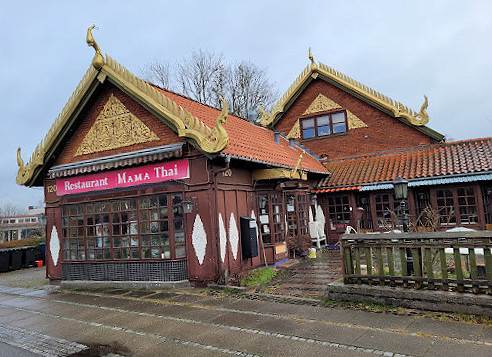 Mama Thai Udenfor