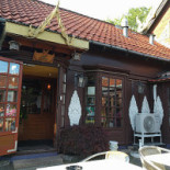 Mama Thai Udenfor