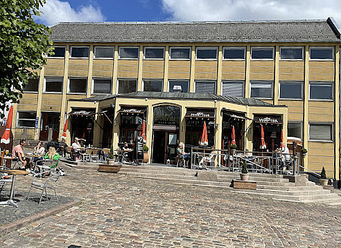 Cafe Morville Udenfor