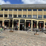 Cafe Morville Udenfor