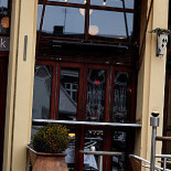Cafe Morville Udenfor